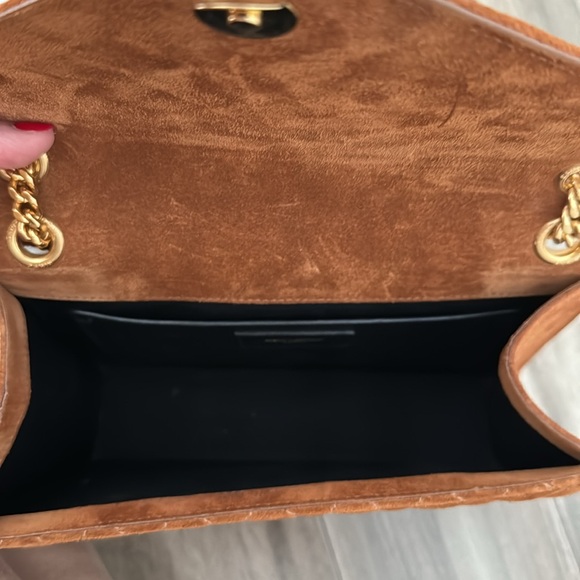 SAINT LAURENT Medium Envelope Chain Bag - Picture 14 of 15